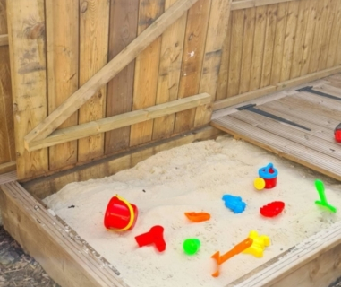 sandpit-in-garden